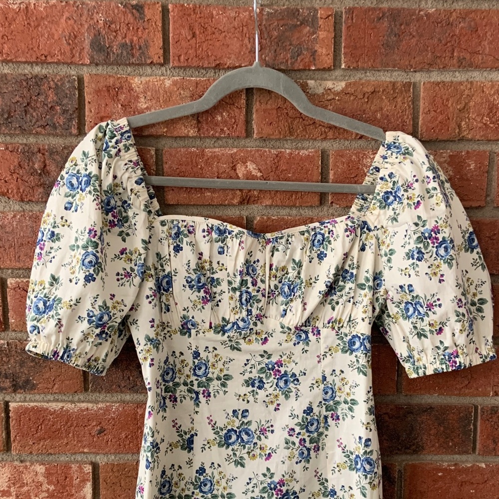 ASTR The Label White Blue Floral Puff Sleeve Dress - Picture 3 of 8